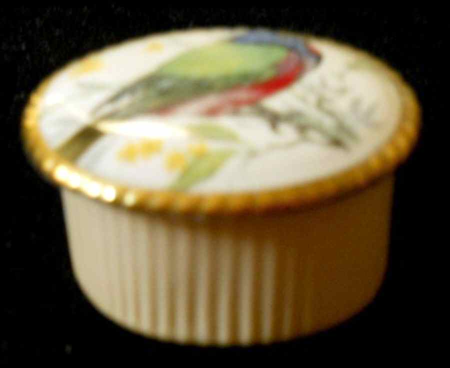 AYNsley Box Bird-Pill Box - With Box by John  Aynsley & Sons-1