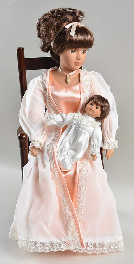 Special Memories Isabel-Hispanic - Boxed by Avon-1