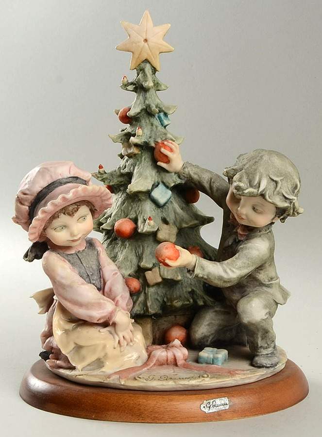 Gulliver's World Christmas Tree  - Boxed by Armani-1