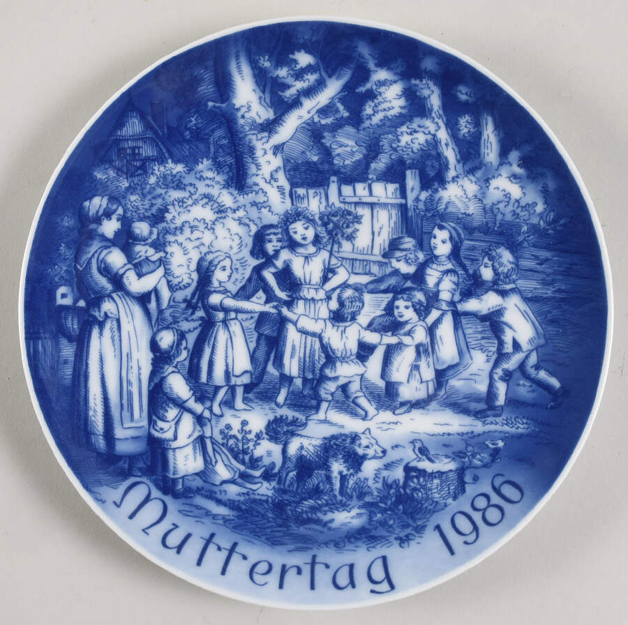 Bareuther Mothers Day Plate Playtime - Boxed by Bareuther & Co-1