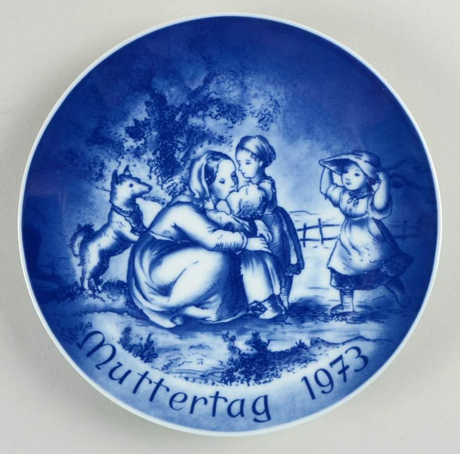 Bareuther Mothers Day Plate Mother And Children - Boxed by Bareuther & Co-1
