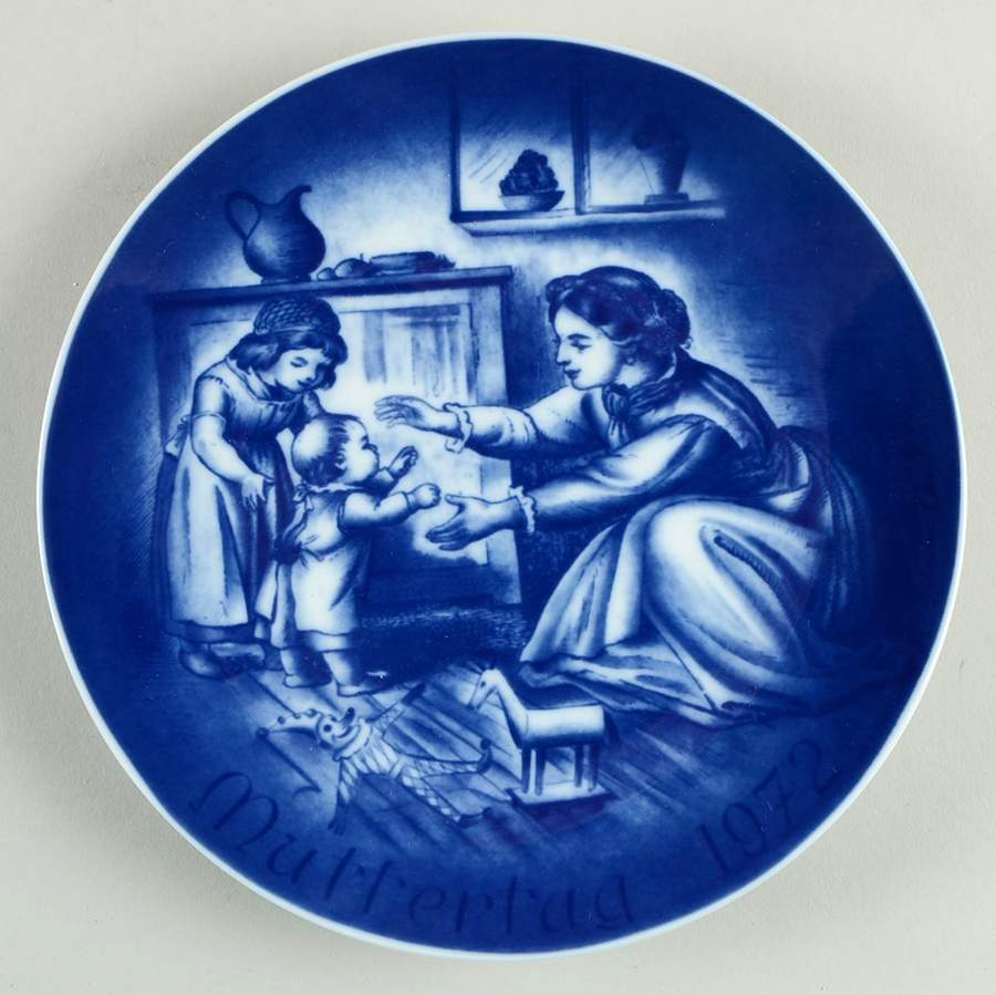 Bareuther Mothers Day Plate Mother And Children - Boxed by Bareuther & Co-1