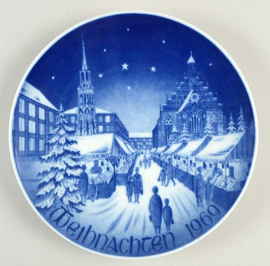 Christmas Plate Christkindlemarkt - Boxed by Bareuther & Co-1