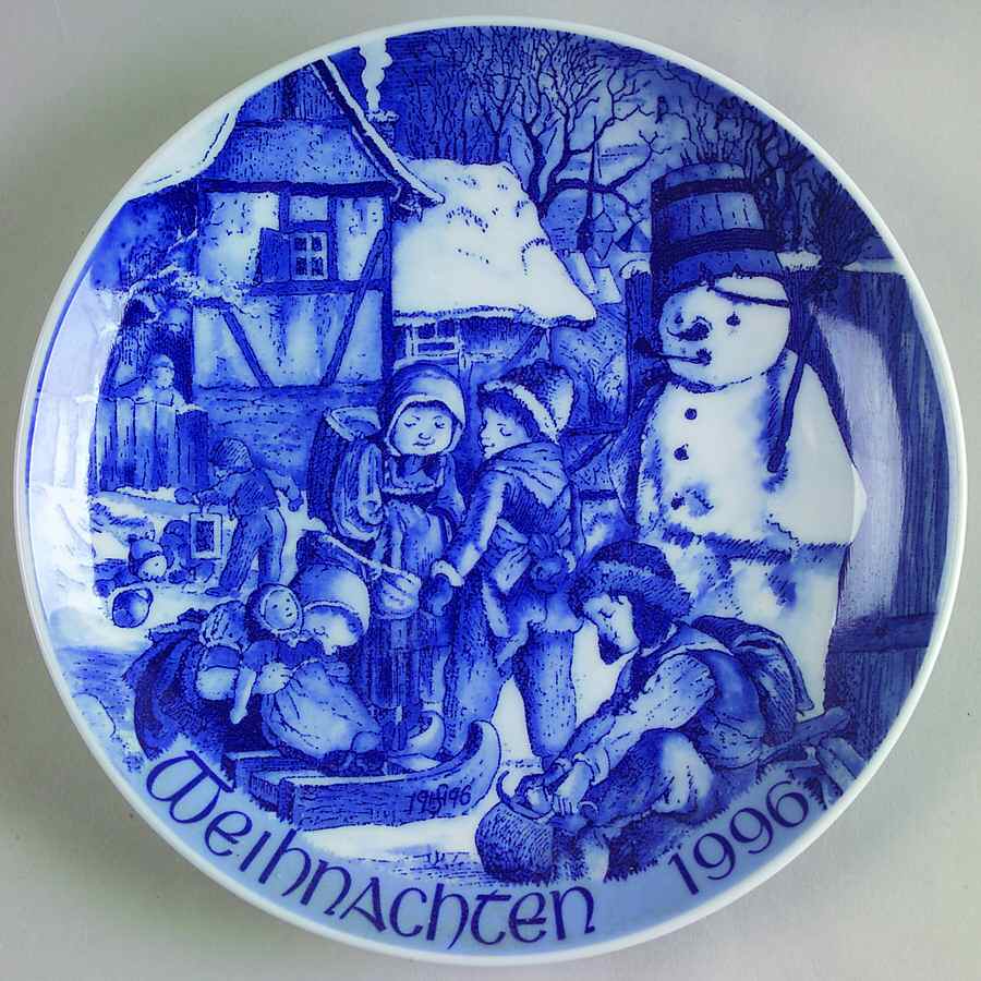 Christmas Plate Children In Snow - No Box by Bareuther & Co-1