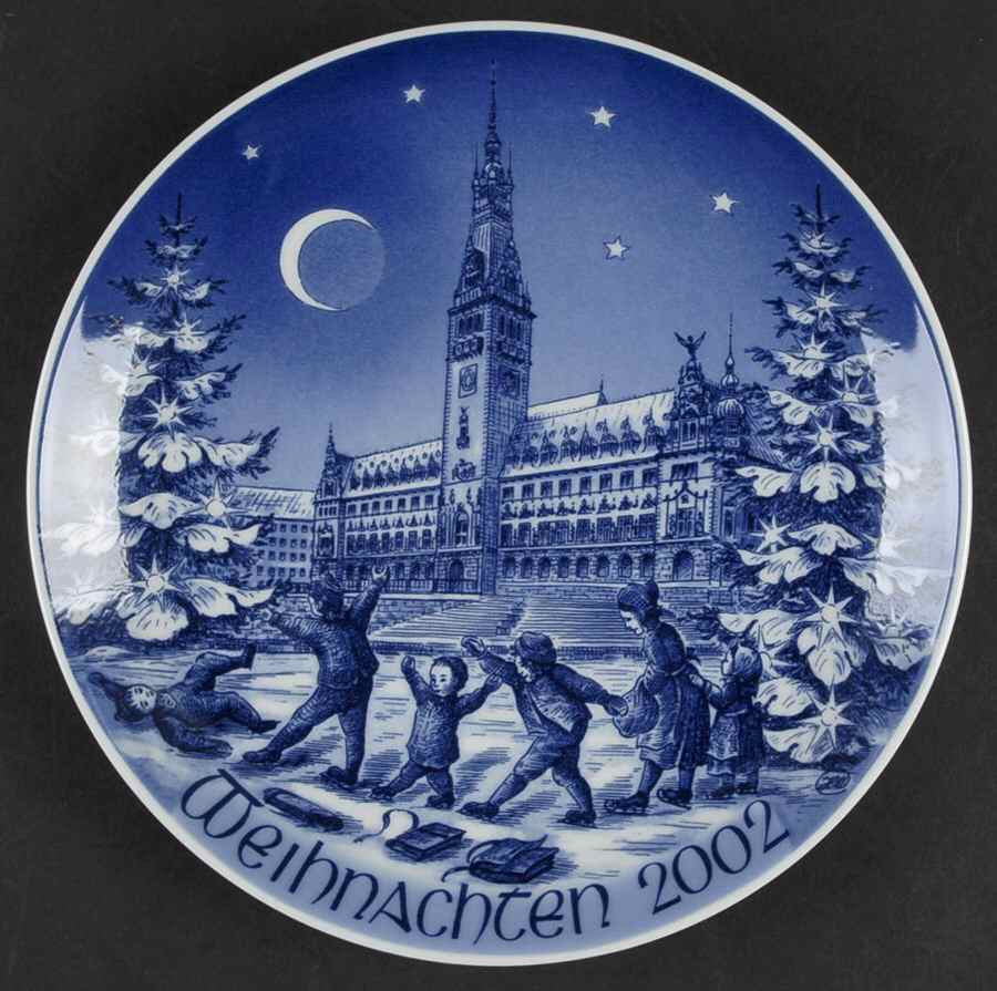 Christmas Plate Christmas In Hamburg - Boxed by Bareuther & Co-1