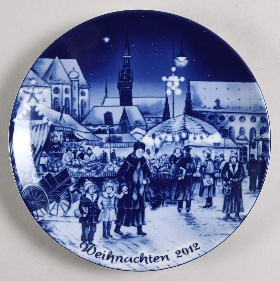 German Christmas Plates Christmas Eve In Munich - No Box-43a by Berlin Design-1