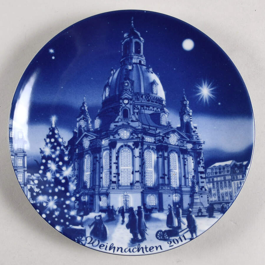 German Christmas Plates Christmas Eve In Dresden - With Box 42a by Berlin Design-1