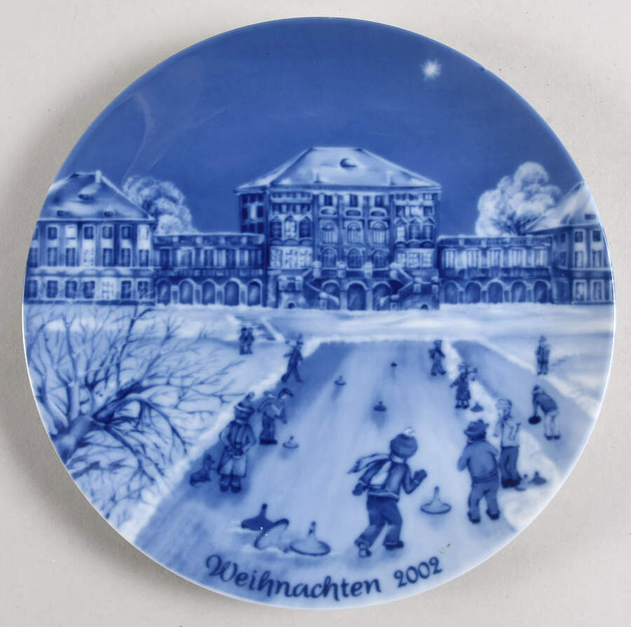 German Christmas Plates Winterpleasure In Front Of Nymphenburg C - No Box by Berlin Design-1