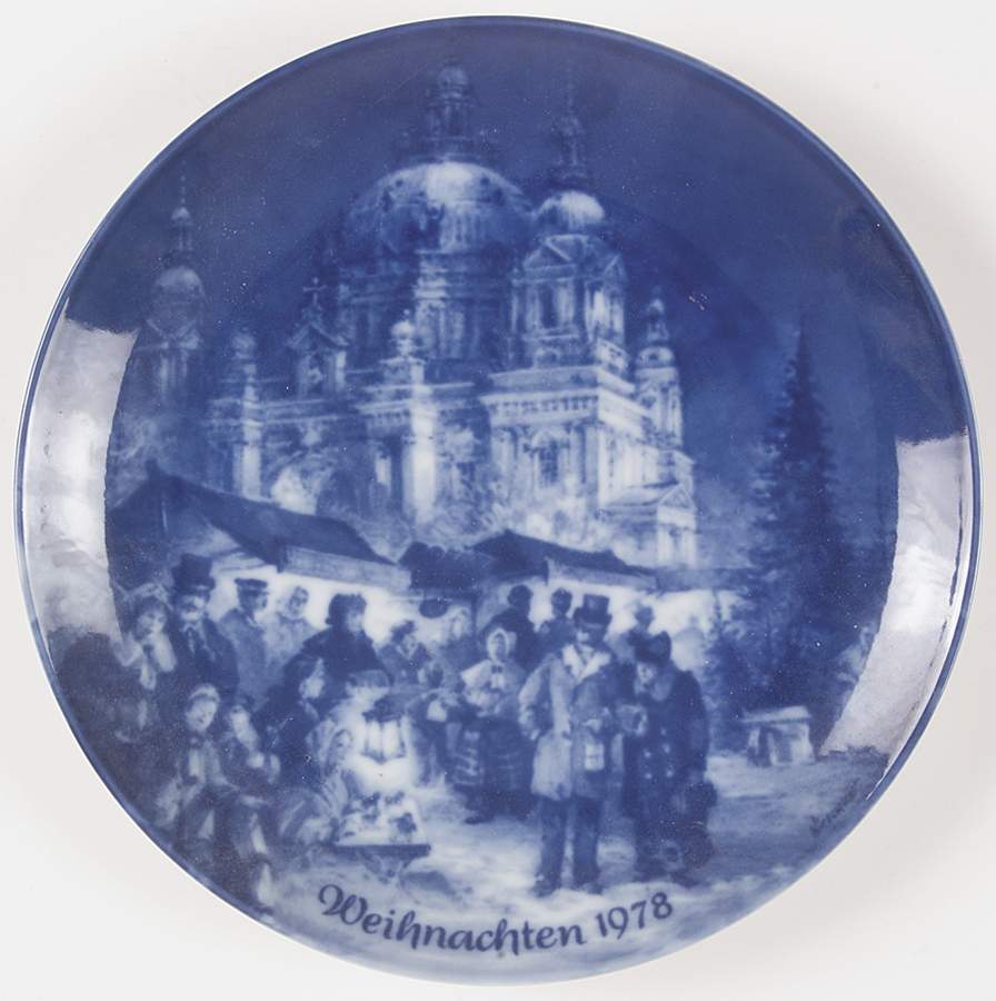 German Christmas Plates Christmas In Berlin-German Version - Boxed by Berlin Design-1