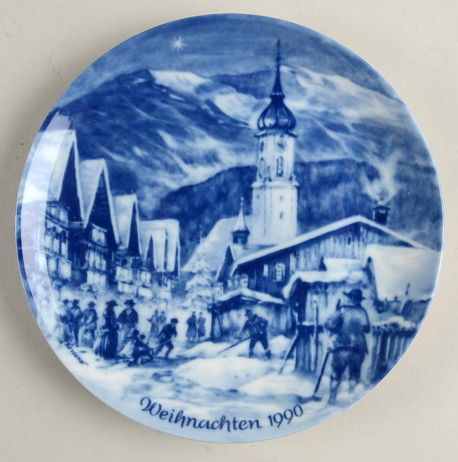 German Christmas Plates Christmas Eve In Garmisch-Partenkirchen - No Box by Berlin Design-1