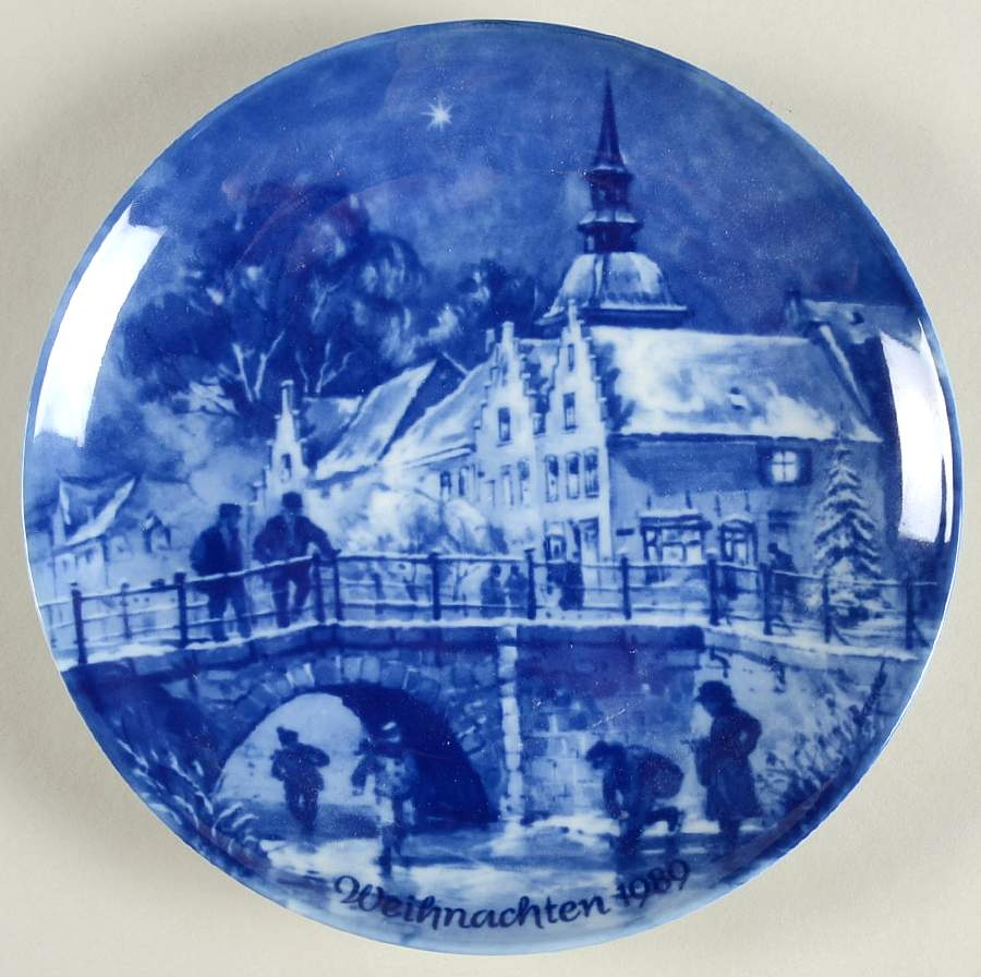 German Christmas Plates Christmas In Friedechsdadt - No Box by Berlin Design-1
