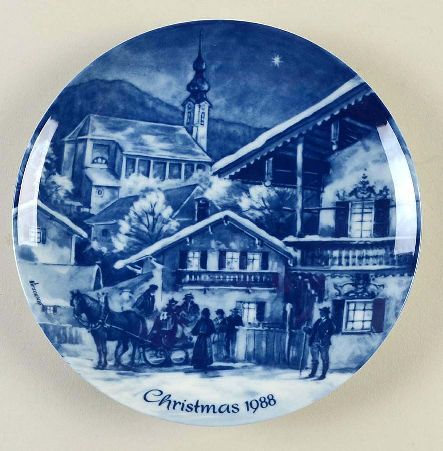 German Christmas Plates Christmas In Ruhpolding - Boxed by Berlin Design-1