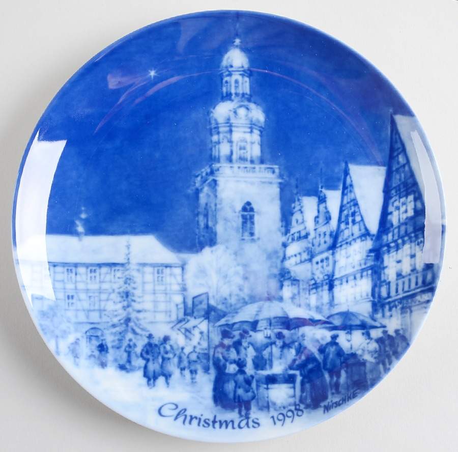 German Christmas Plates Christmas Eve In Rintein - Boxed by Berlin Design-1