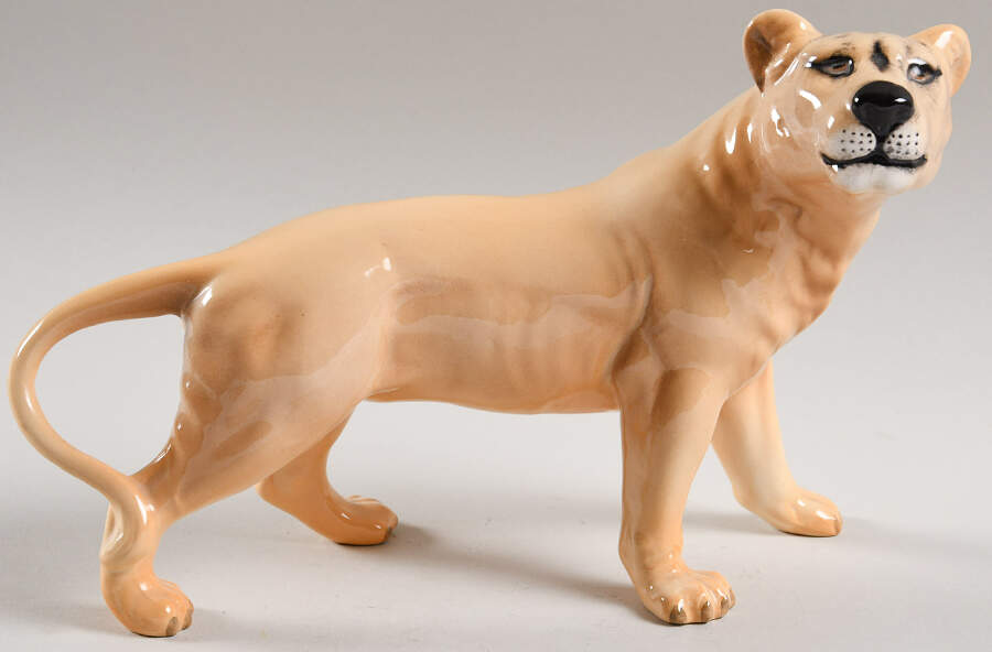 Beswick Figurine Lioness Facing Right-Golden Brown - Boxed by Beswick-1