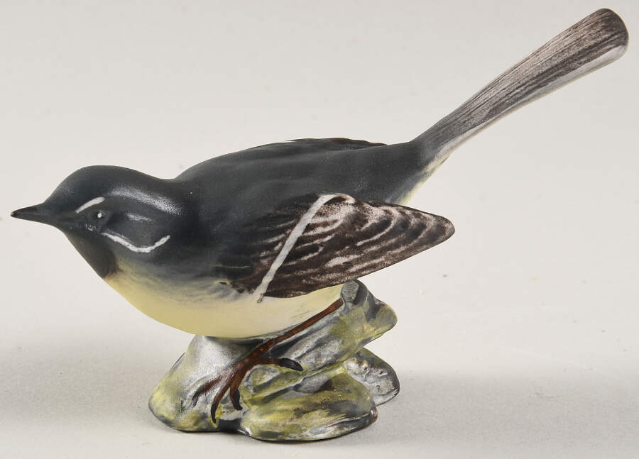 Beswick Figurine Gery Wagtail Head Up - No Box 258 by Beswick-1