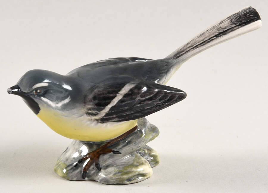 Beswick Figurine Gery Wagtail Head Up - No Box by Beswick-1