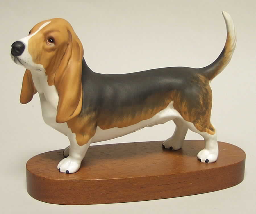 Beswick Figurine Bassett Hound-Fochno Trinket - No Box 60 by Beswick-1