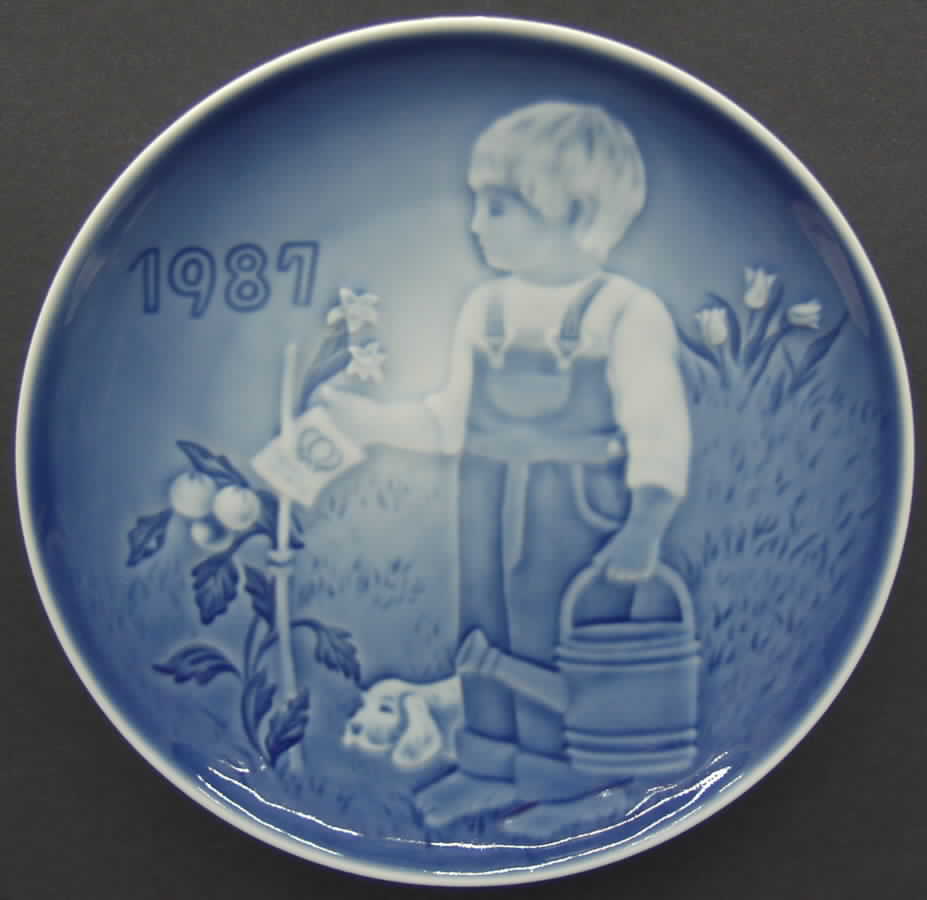 Children's Day The Little Gardners - No Box by Bing & Grondahl-1