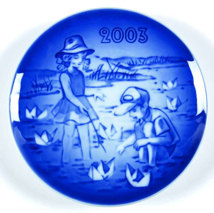 Children's Day At The Seashore - Boxed by Bing & Grondahl-1