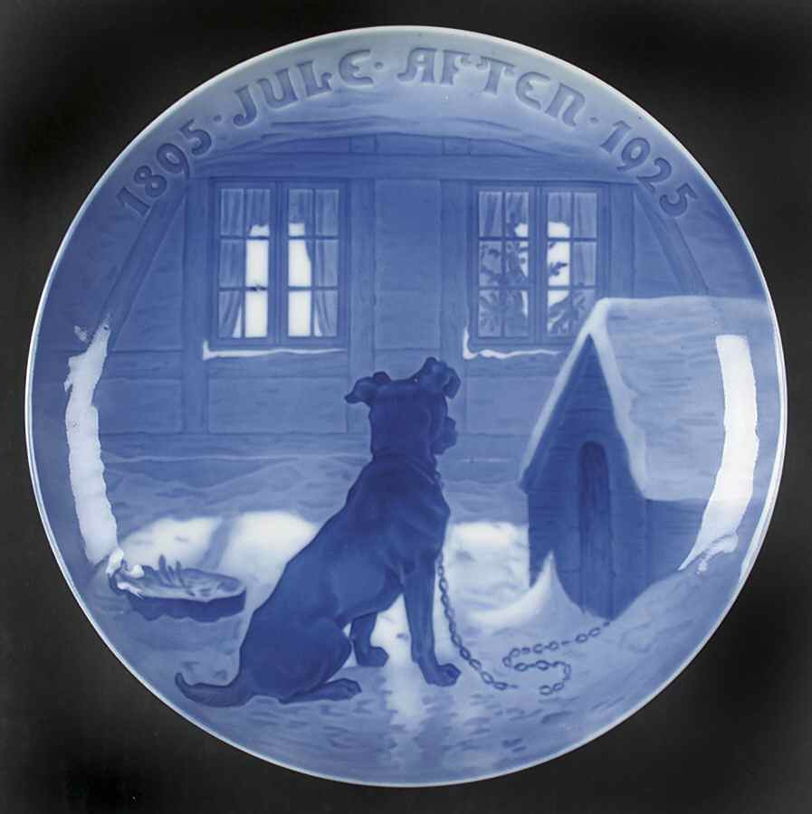 Christmas Jubilee Dog Outside Window - Boxed by Bing & Grondahl-1