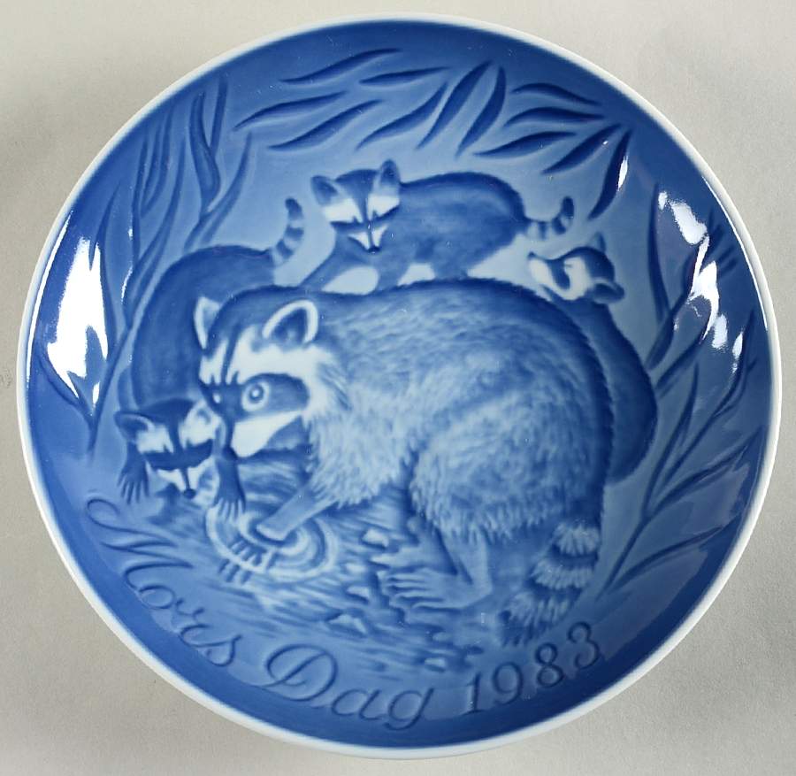 Mother's Day Plate Raccoon And Young - Boxed by Bing & Grondahl-1