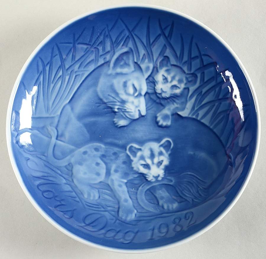 Mother's Day Plate Lioness And Cub - No Box by Bing & Grondahl-1