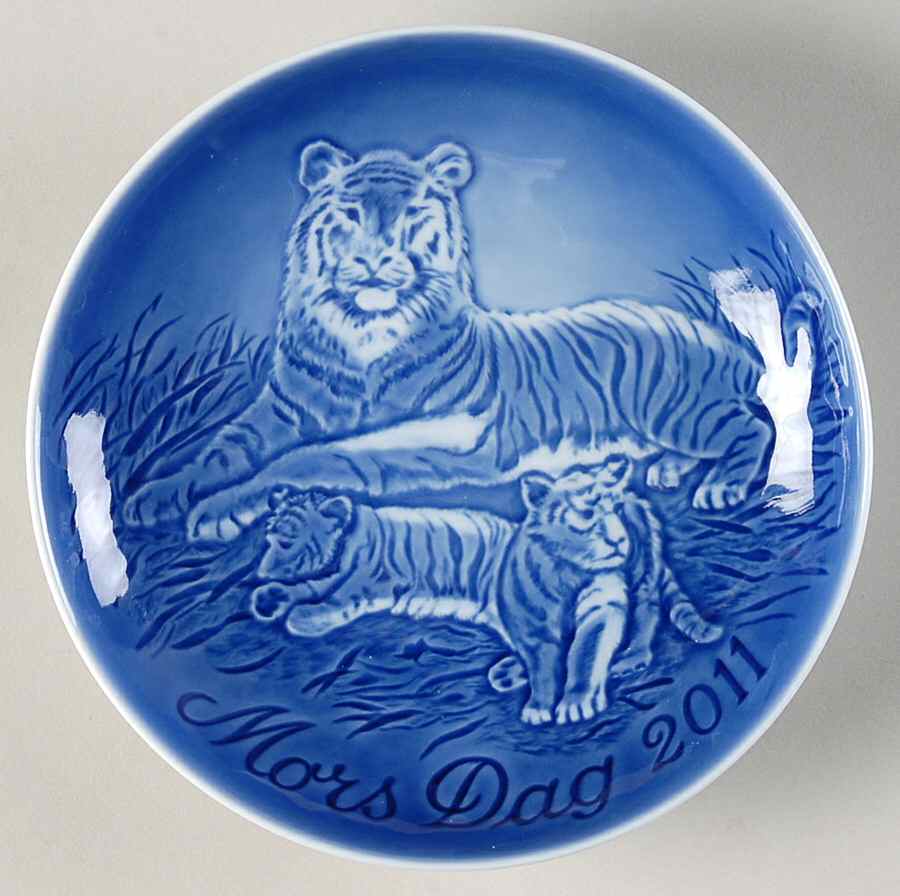 Mother's Day Plate Tiger With Cubs - Boxed by Bing & Grondahl-1