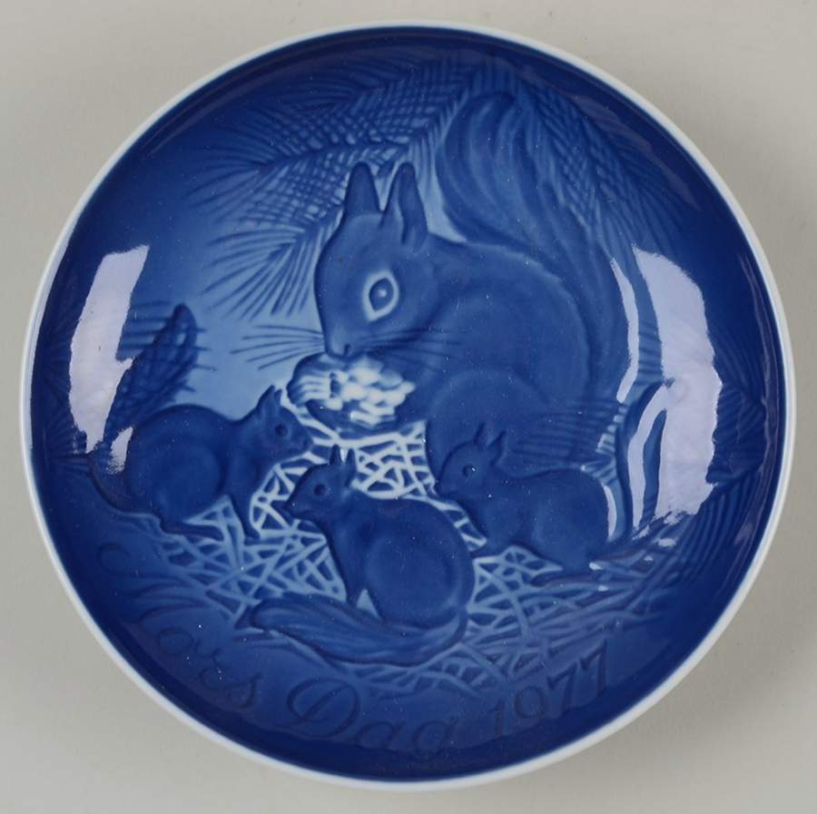 Mother's Day Plate Squirrel And Young - Boxed by Bing & Grondahl-1