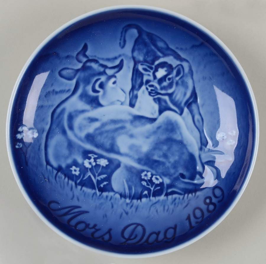 Mother's Day Plate Cow With Calf - Boxed by Bing & Grondahl-1