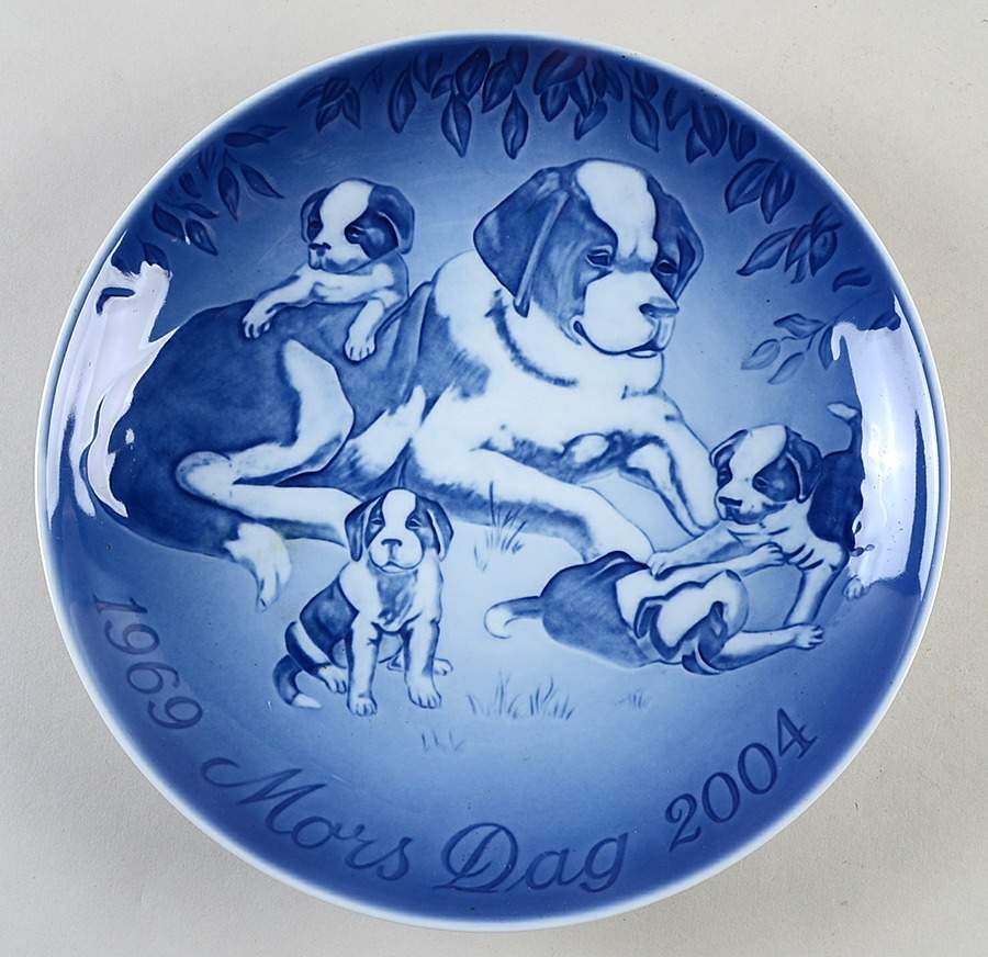 Mothers Day Plate-Jubilee Saint Bernard With Pups - Boxed by Bing & Grondahl-1