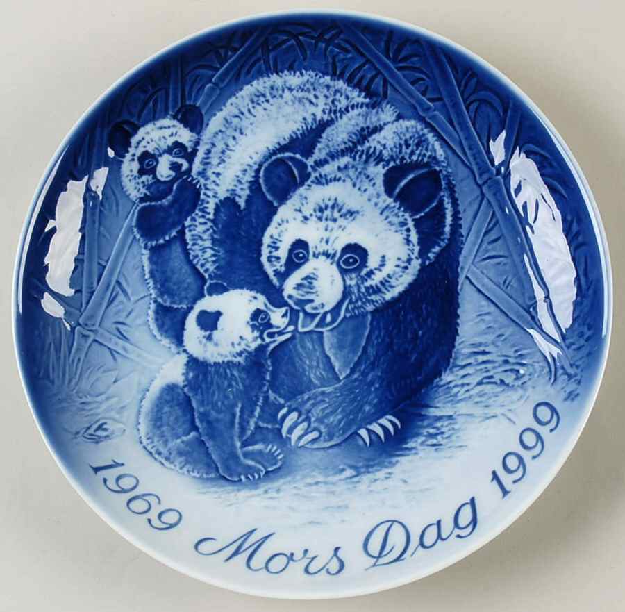Mothers Day Plate-Jubilee Panda With Cubs - Boxed by Bing & Grondahl-1