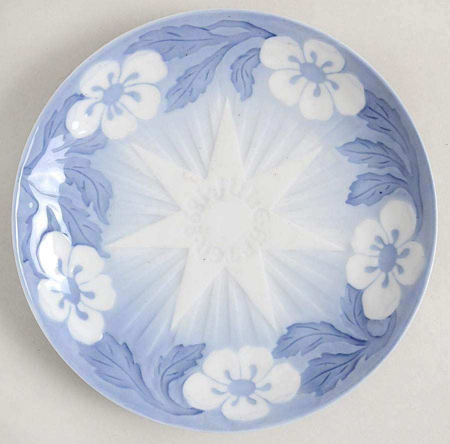 Annual Christmas Plate Christmas Roses & Star - No Box by Bing & Grondahl-1