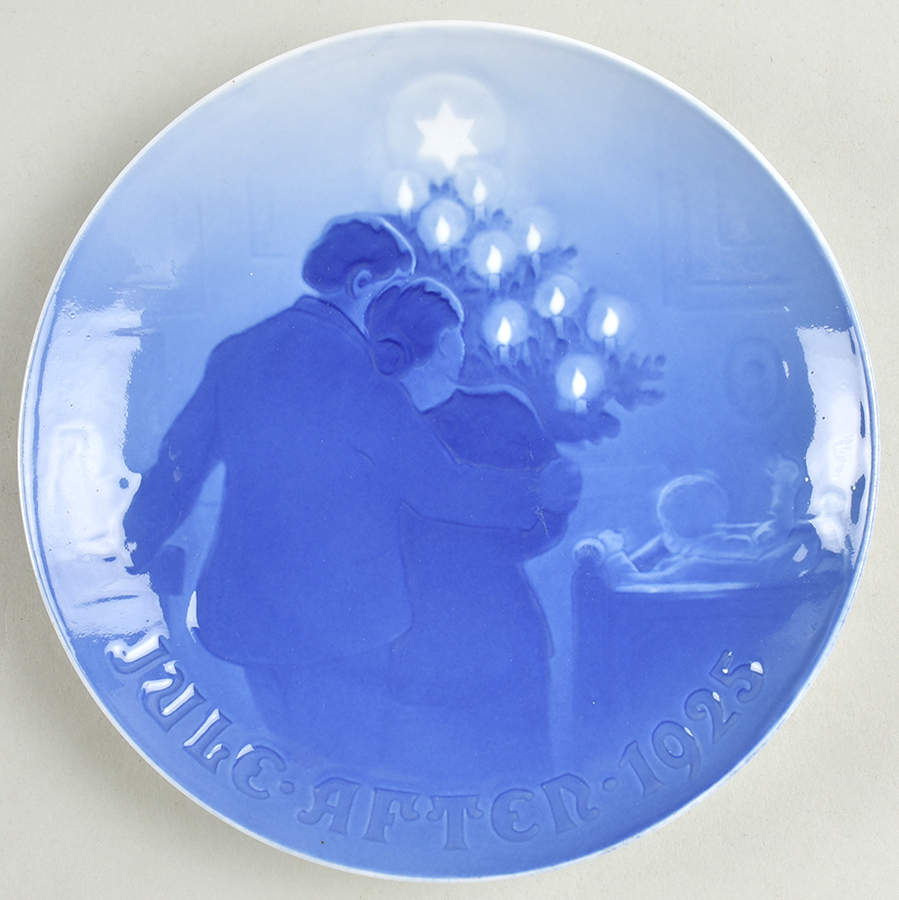 Annual Christmas Plate The Child's Christmas - No Box by Bing & Grondahl-1