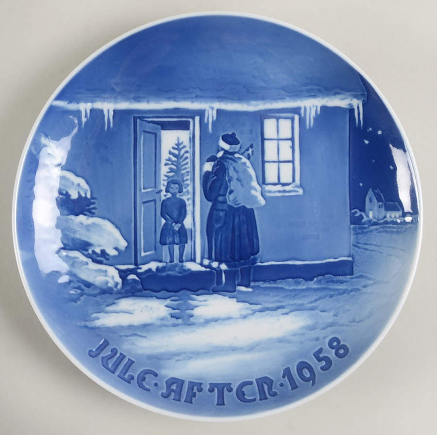 Annual Christmas Plate Santa Claus - No Box by Bing & Grondahl-1