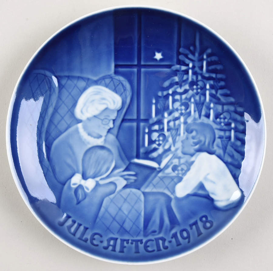 Annual Christmas Plate Christmas Tale - No Box by Bing & Grondahl-1