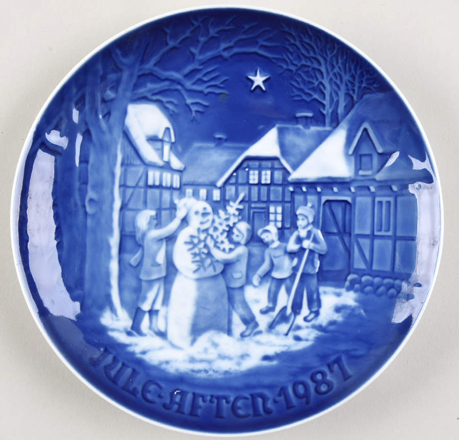 Annual Christmas Plate Snowman's Christmas Eve - No Box by Bing & Grondahl-1