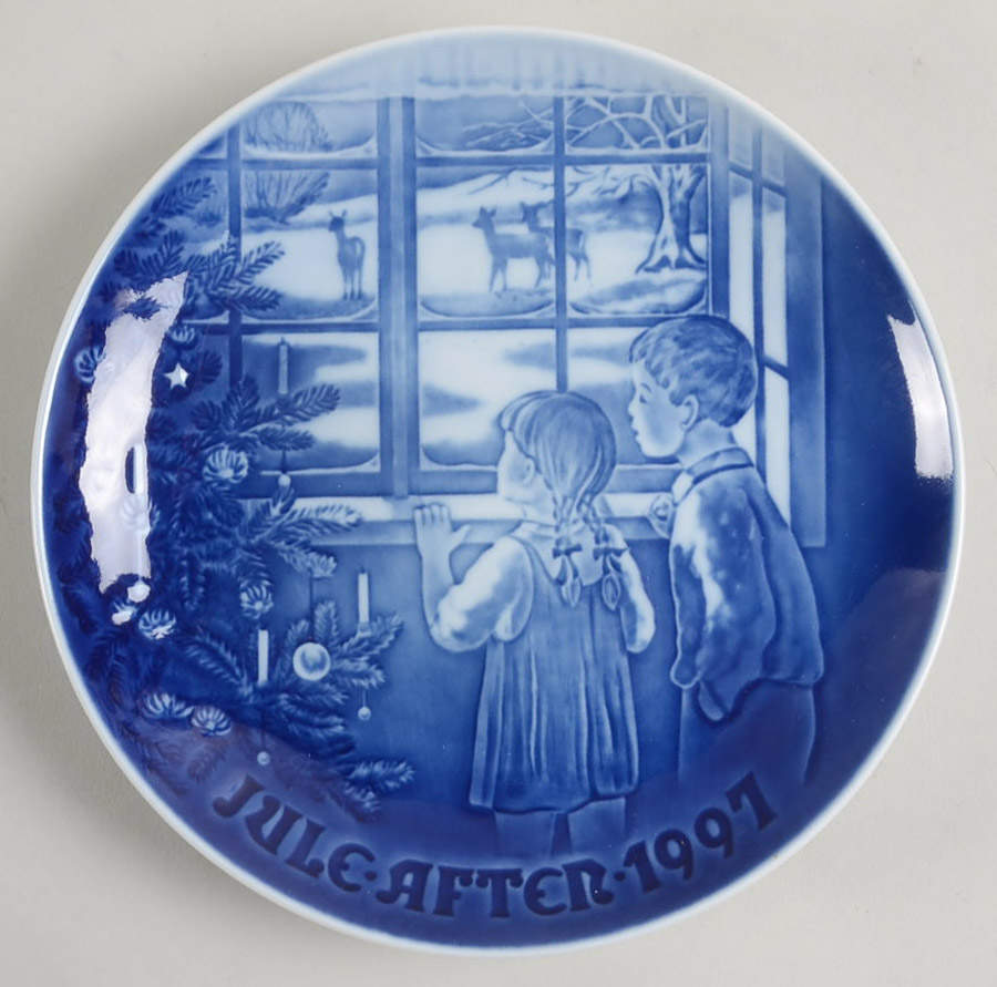 Annual Christmas Plate Country Christmas - Boxed by Bing & Grondahl-1