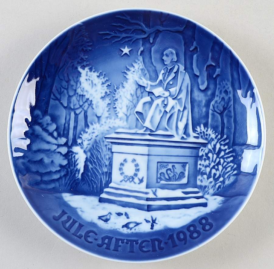 Annual Christmas Plate Christmas In The King's Garden  - No Box by Bing & Grondahl-1