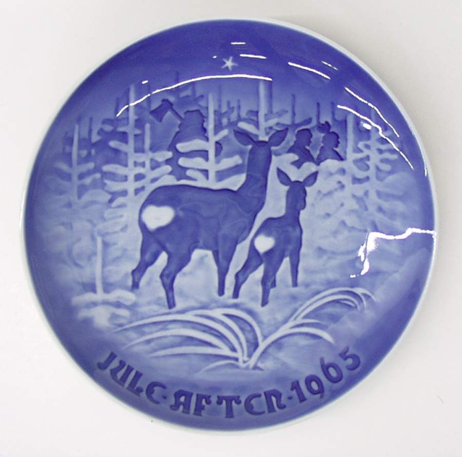 Annual Christmas Plate Bringing Home The Christmas Tree - Boxed by Bing & Grondahl-1