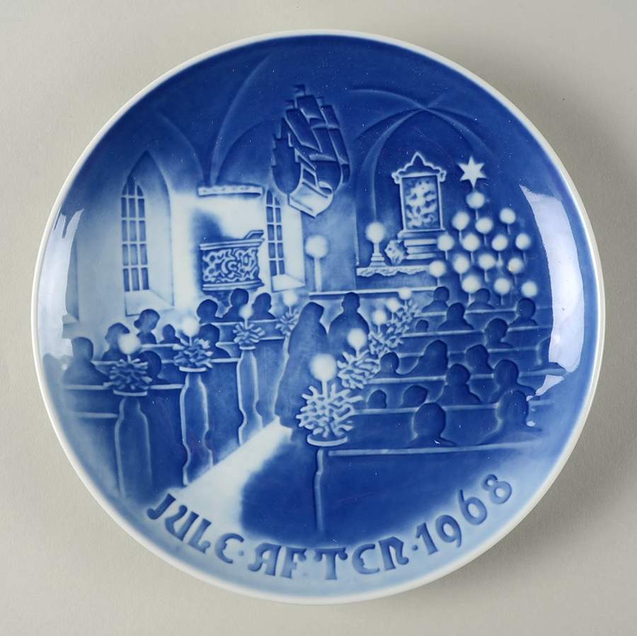 Annual Christmas Plate Christmas In Church - Boxed by Bing & Grondahl-1
