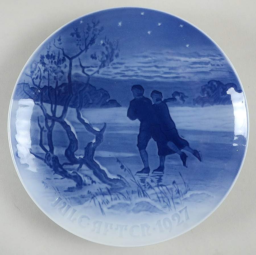 Annual Christmas Plate Skating Couple - No Box by Bing & Grondahl-1