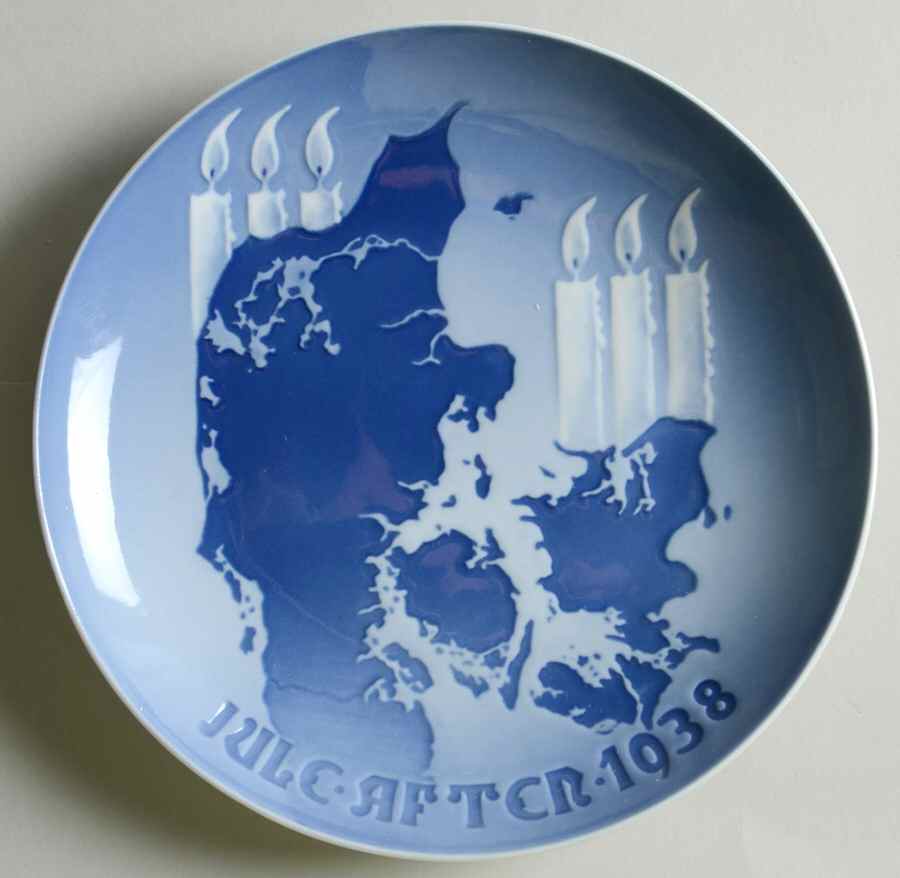 Annual Christmas Plate Lighting The Candles - No Box by Bing & Grondahl-1