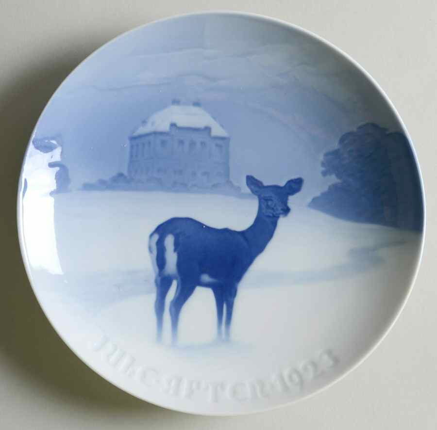Annual Christmas Plate Ermitage Castle - No Box by Bing & Grondahl-1