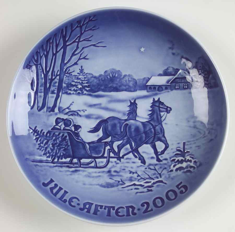 Annual Christmas Plate Bringing Home The Christmas Tree - No Box by Bing & Grondahl-1
