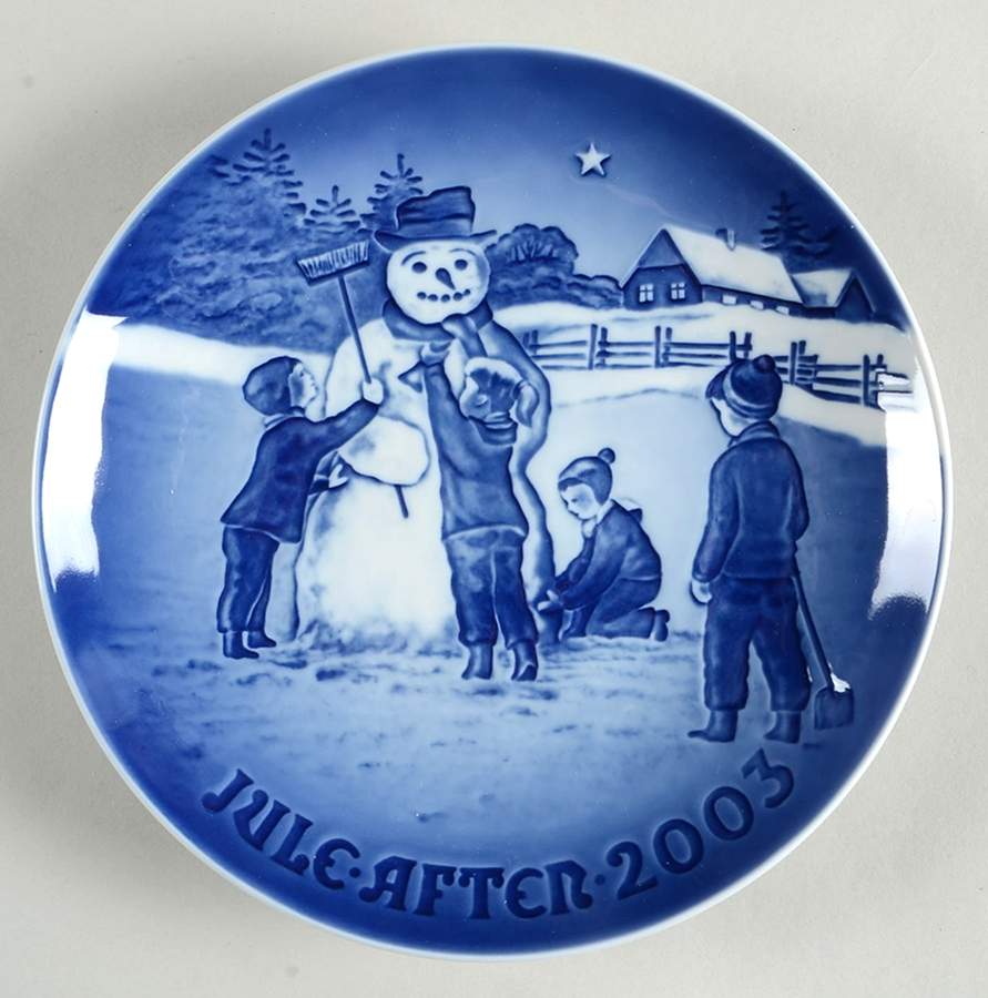 Annual Christmas Plate Frosty The Snowman - Boxed by Bing & Grondahl-1