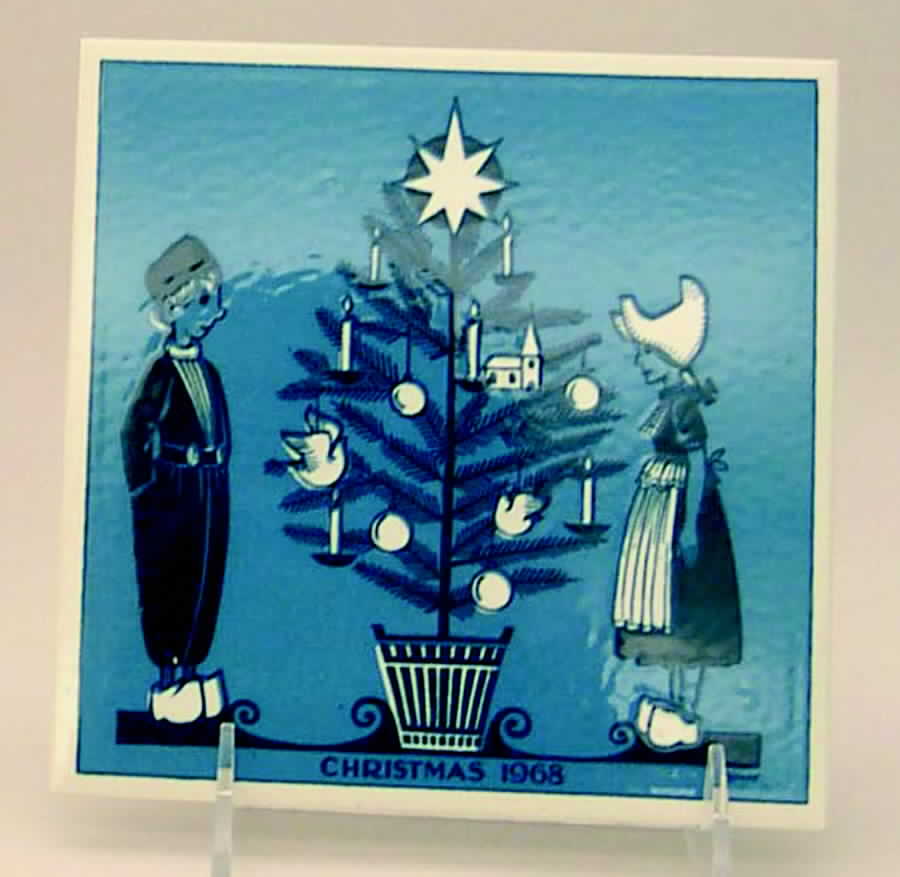 Blue Delft Christmas Tile Admiring The Tree - No Box by Blue Delft-1