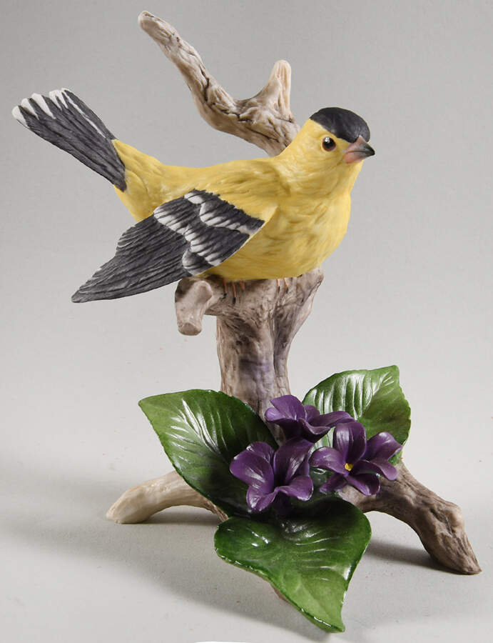 Boehm Birds Goldfinch W/ Violets - Nb1096, No Box by Boehm-1