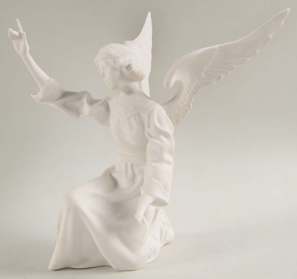 Spirit of Bethlehem Angel Kneeling - No Box by Boehm-1