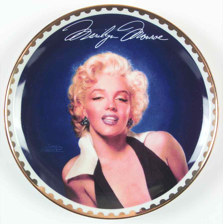 Marilyn Monroe-Gold Graceful Beauty - No Box by Bradford Exchange-1