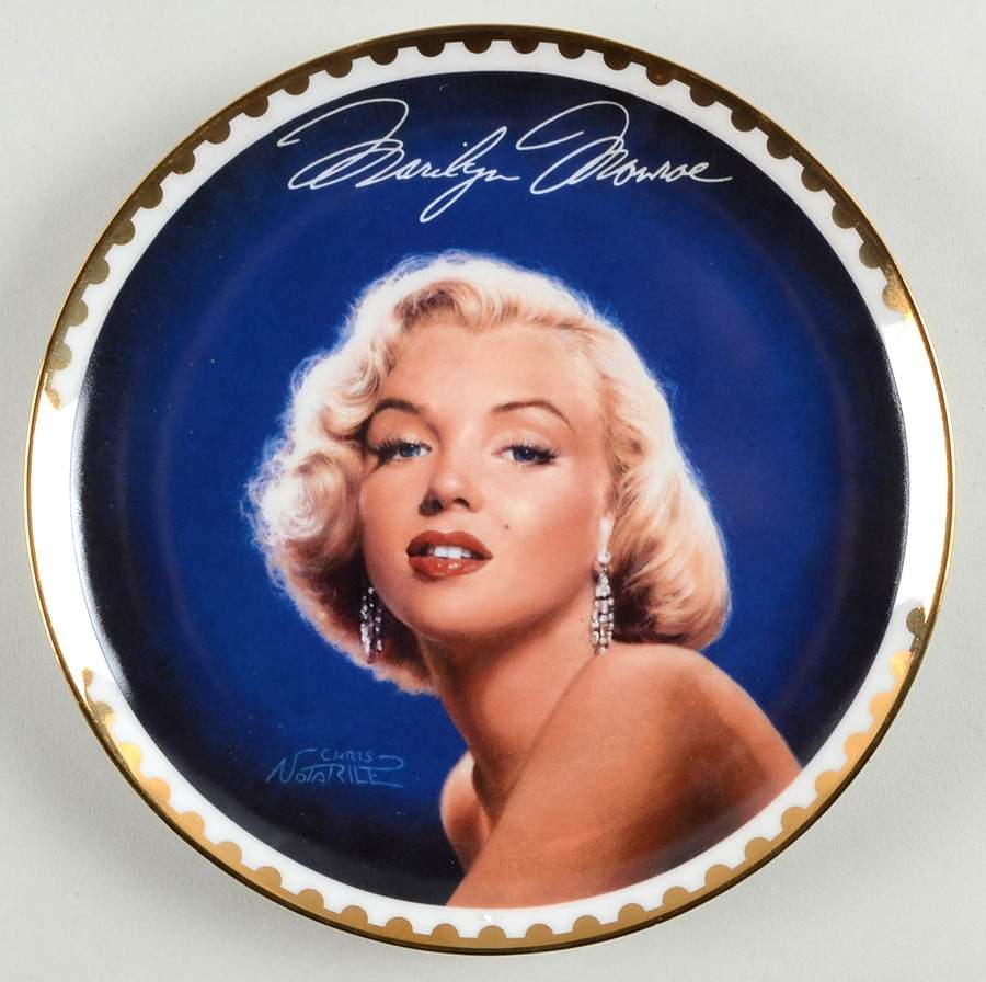 Marilyn Monroe-Gold Forever Radiant - No Box by Bradford Exchange-1